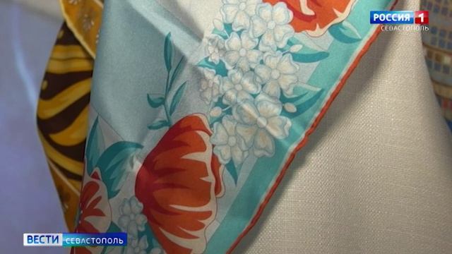Российский дизайнер создала коллекцию крымских платков