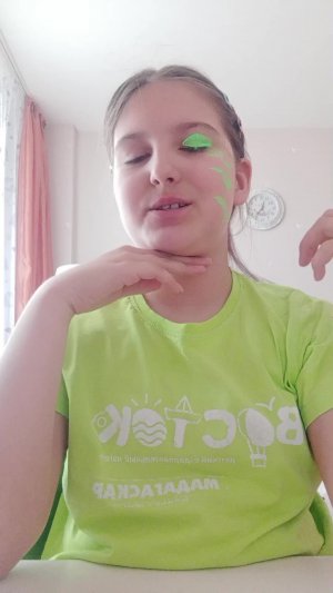 делаю весенний аквагрим