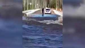 Трассы уходят под воду в Красноярском крае из-за аномального потепления: кадры