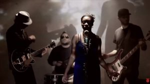 Iyeoka – Simply Falling