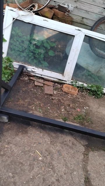 Раз чистка копыт лошади, легко 😁