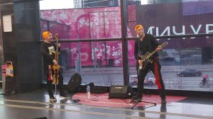 Зажигательное выступление в метро. Композиция «Трава у дома» (25.04.26)
