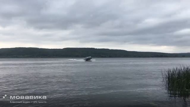 Лодка в движении
