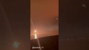 📹😳Кадры отражения одной из массированных атак украинских БПЛА на Крым. Многие цели сбиваются…🔽