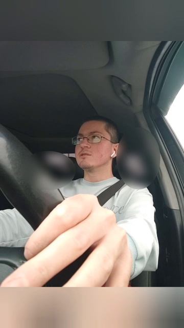 Пассажир решил попить и поесть во время поездки. Немножко не доплатили до бизнес тарифа чтобы поесть