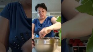 Заварила кашу 🥣 Замесила тесто для 🍞