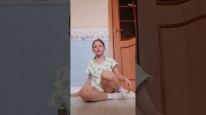 лайфхак как сесть на шпагат