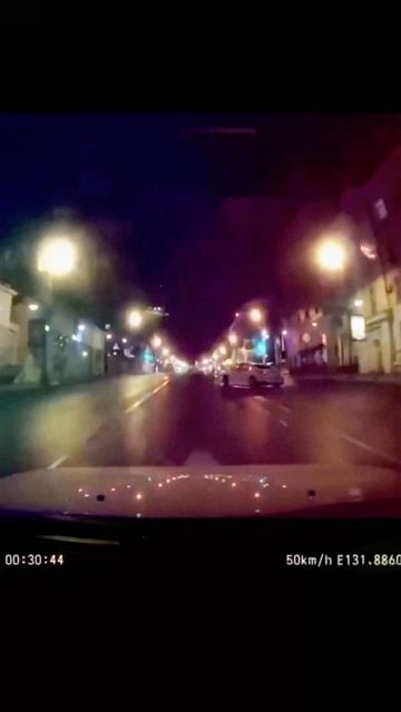 летим боком эти копы хотят нашу тусу хлопнуть