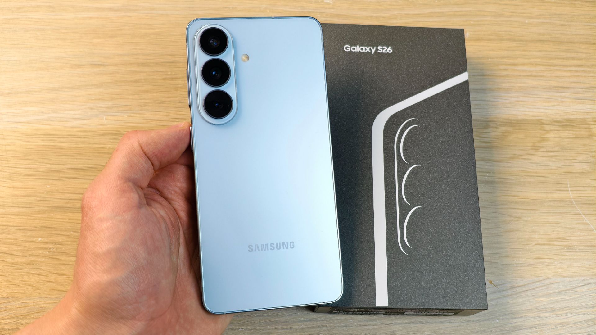 SAMSUNG GALAXY S26 - БАЗОВЫЙ КОМПАКТНЫЙ ФЛАГМАН! смотреть онлайн
