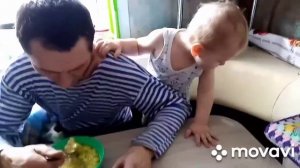 Ты не ты когда голоден🤣🤣🤣
Антоша  и папу мамой называл .