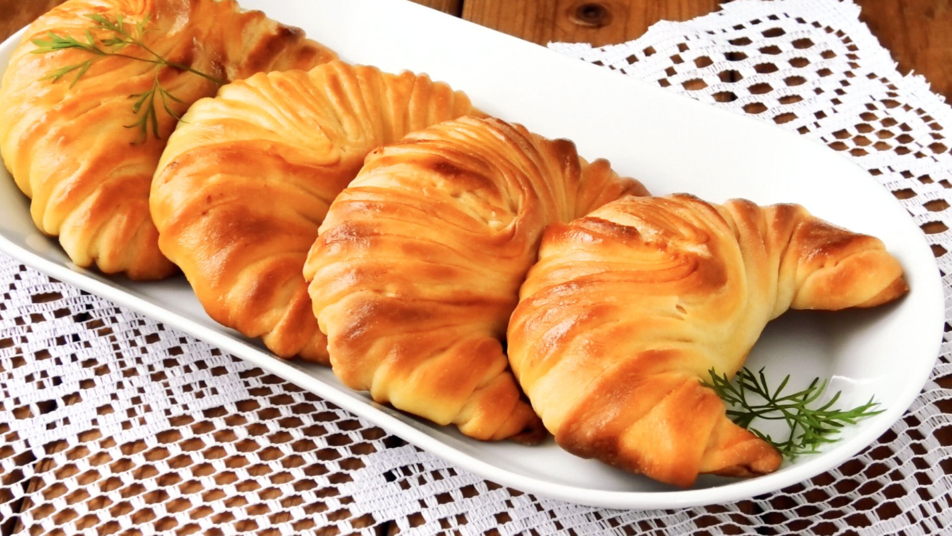Булочки-пирожки слоёные с начинкой