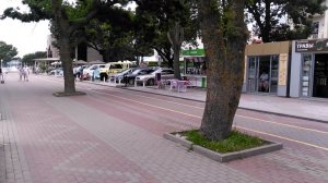 Набережная в курортном городе