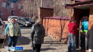 Студенты художественного колледжа ко Дню Победы расписали двери Дома ветеранов в Иркутске