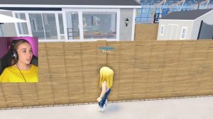 АЛЁНА НЕ ПЕРЕСТАЁТ УЛЫБАТЬСЯ в ROBLOX!