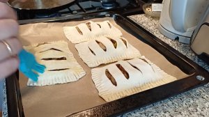 Утренний марафет/Домашние слойки с грушей/Всё распускается