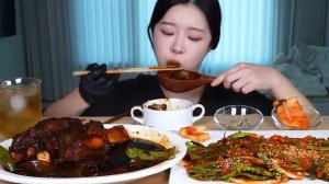Гигантские сочные Кальбиччим (тушеные говяжьи ребрышки), мясо само отходит от костей☆