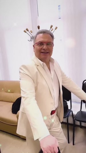 Хожу и весь день напеваю: Ты божественная моя 🎤 #александрдобронравов #божественная #музыка