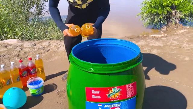 EXPERIMENT_ Big Balloons Eruption from Giant Coca Cola, Mtn Dew, Fanta, Popular Sodas vs Mentos
