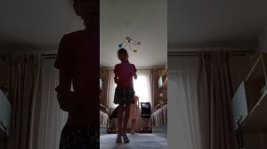 1000010219.mp4 Танцуй со мной