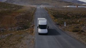 Представьте: Tesla Semi начали производить!