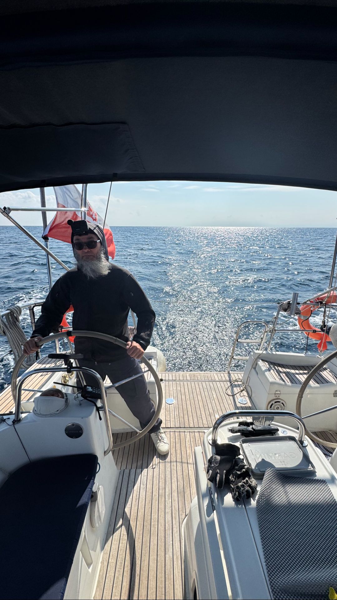 SOBEN YACHTING: Аренда большой парусной яхты в Несебре — Jeanneau Sun Odyssey 44i (Premium Service)