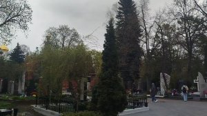 Новодевичье кладбище. Могилы В.В. Жириновского, Б.Н. Ельцина, Ю. Никулина и др,