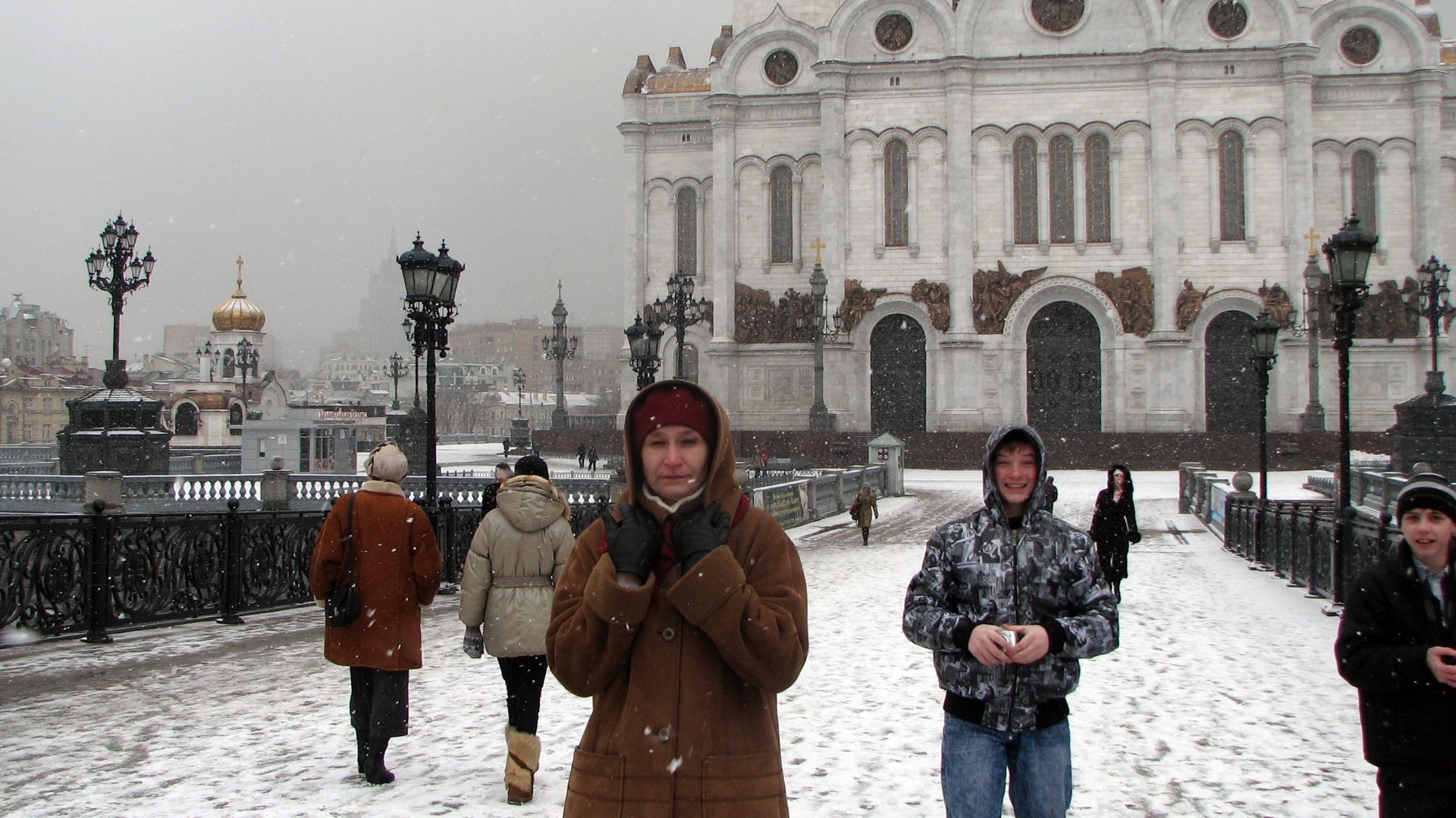 ПОЕЗДКА в МОСКВУ 2011 - 7 «А» класс в СТОЛИЦЕ: КРАСНАЯ ПЛОЩАДЬ, ХРАМ ХРИСТА СПАСИТЕЛЯ и «МОСФИЛЬМ»!