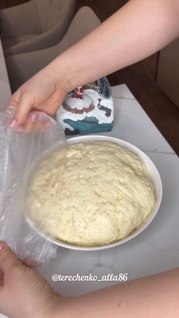Корзинки с кремом и вишневым конфи 🍒