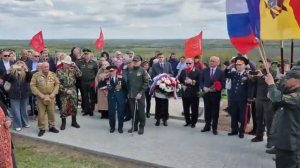 В Молдавии перезахоронили останки советских солдат под гимн СССР

На Шерпенском плацдарме состоялась
