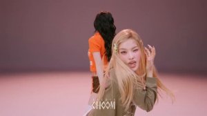 ILLIT «it's me» dance studio choom