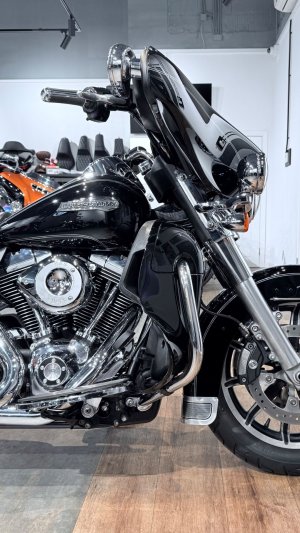 2014 HD Electra Glide Ultra Limited 103 ABS Vivid Black 29K (VIN *5HD*7757)