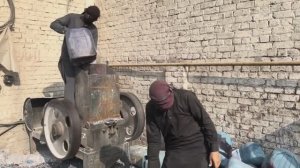 Небольшое производство по переработке пластика в Пакистане