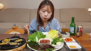 Кореянка ест морские ушки. Мукбанг. Корейцы едят на камеру. 🤤 залипательно