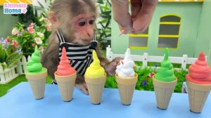 BiBi obedient makes ice cream for Ody cat