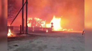 Крупный пожар едва не уничтожил целую деревню в Томской области.