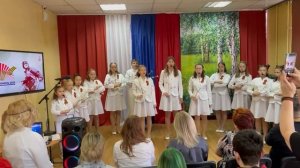 Хоровой ансамбль театрального отделения  _Мы знаем о войне лишь по наслышке_