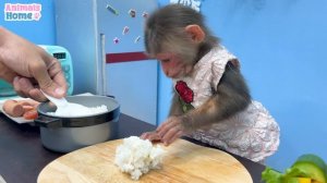 Naughty BiBi makes rice balls for Ody