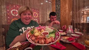Мукбанг/ Ужинаем в праздничный день в кафе/.