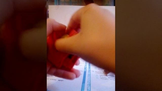 распаковка миниатюрных школьных принадлежностей
