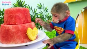 Princess BiBi picks fruit to make cake