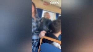 «Меня это не интересует!»: в Калининграде кондуктор высадила детей с щенком на трассе.