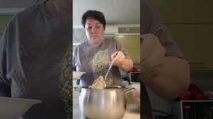 Грядки проверила 🌱🥒 Бульон процедила ✅ Он как всегда ШЕДЕВРАЛЬНЫЙ👌