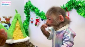 Smart BiBi helps dad make Christmas cake