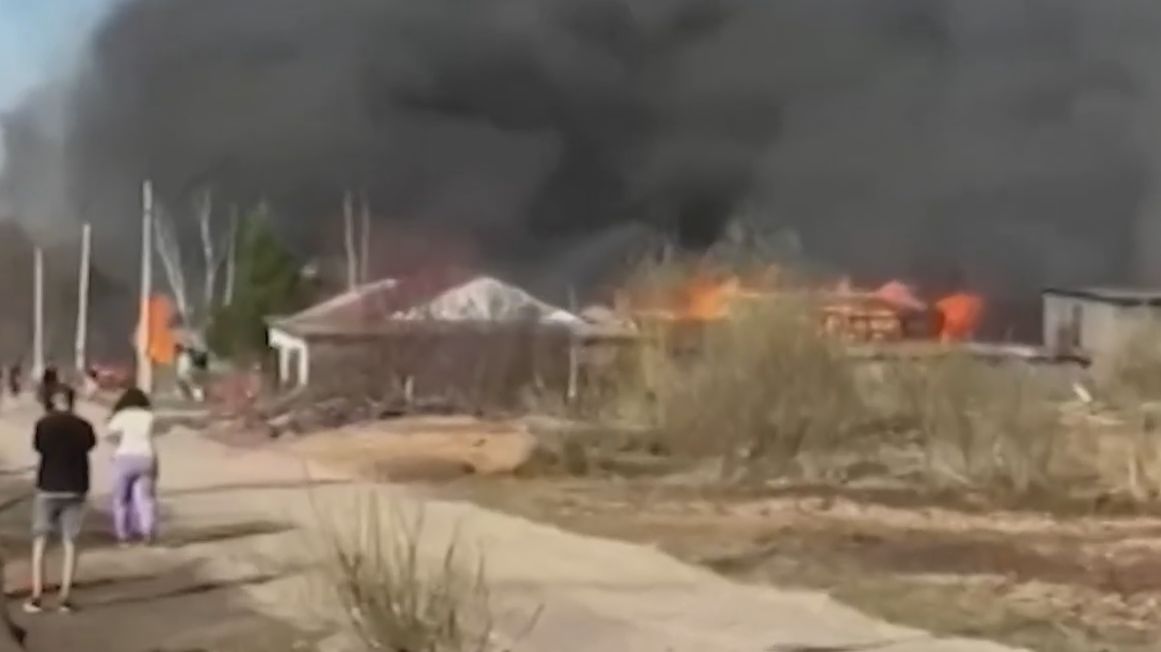 Пожар уничтожил 16 домов в селе под Томском