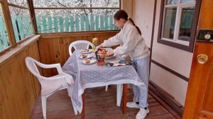 Майский выходной на даче. Пеку простой и очень вкусный тортик.