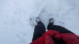 Скидываю снег с крыши дома в пятницу 13