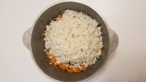 Ароматный плов из свинины с морковью и луком