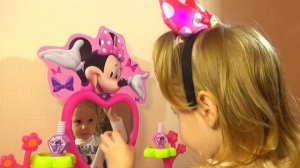 ИГРАЕМ В САЛОН КРАСОТЫ Минни Маус для детей