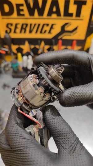Отключается под нагрузкой перфоратор DeWALT DCH172 #tools #деволт #dewalt #dch172