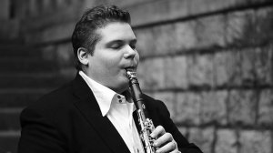Kohán plays Hommage á J. S. Bach by Béla Kovács